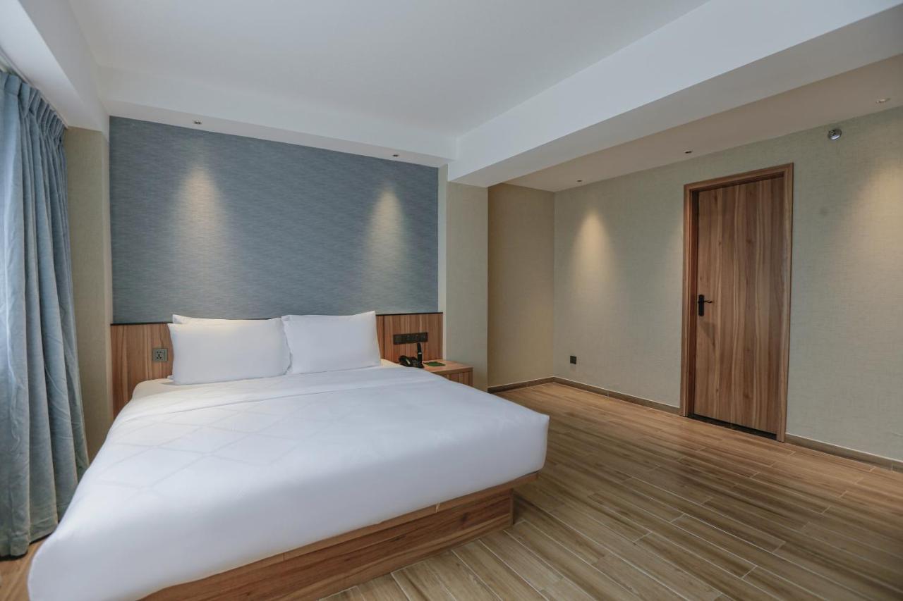 Hotel Casiana & Events Center Tagaytay Managed By Hii 大雅台 外观 照片